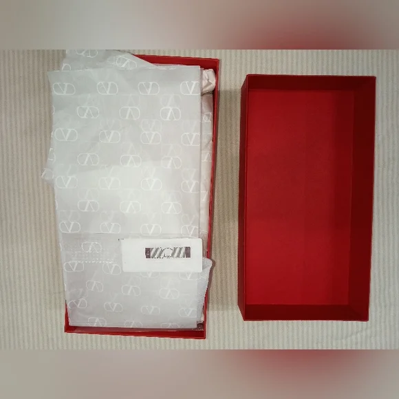 Valentino Garavani shoebox with dust bags & packaging solofficialkw.com